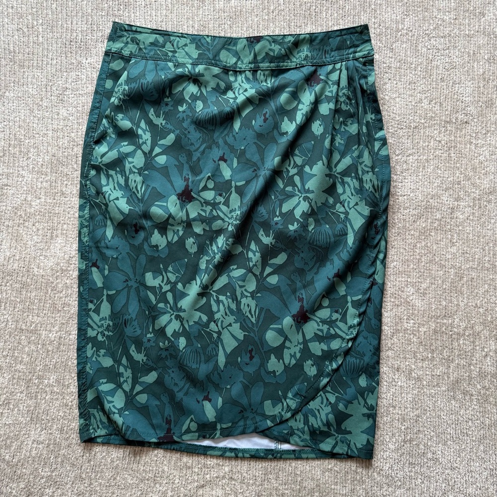 RipSkirt Green Floral Wrap‎ Skirt Size M Travel Beach Resort Skirt